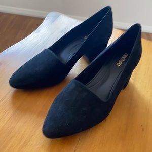 Black suede block heel pump